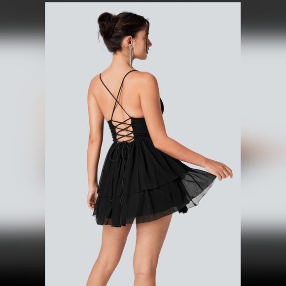 HALARA Elegant Black Mini Dress with Spaghetti Straps - Picture 2 of 6